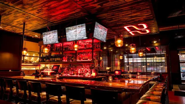 Square 22 Restaurant and Bar