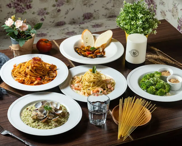 Bougie Garden Pasta House