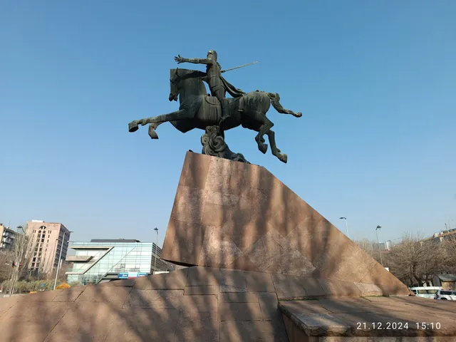 Vardan Mamikonyan Statue