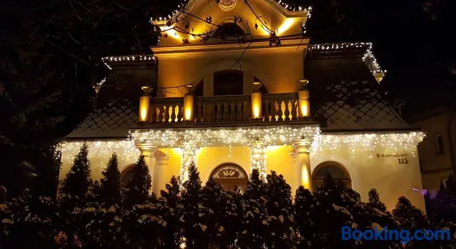 Andriyivskiy Guest House