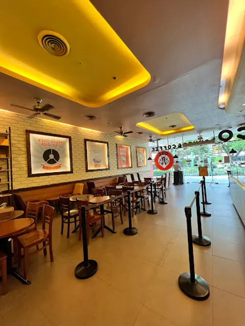 J.Co Donuts & Coffee