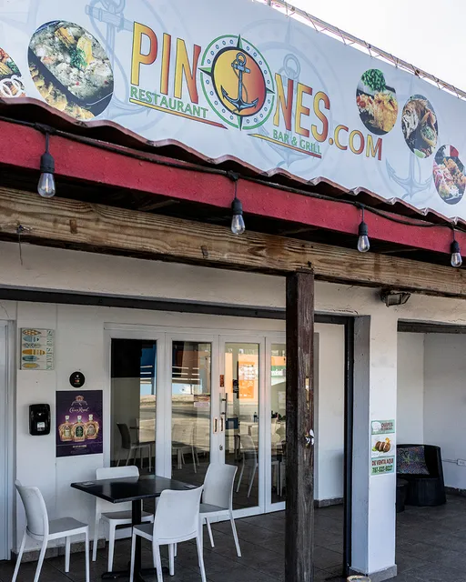 PINONES.COM Restaurant, Bar & Grill