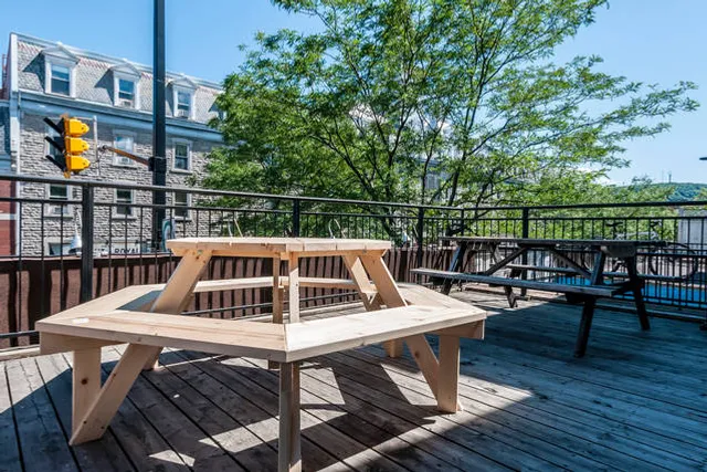 Le Metro Mont-Royal by HomeInMontreal