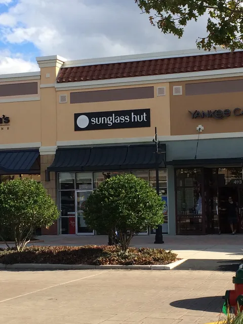Sunglass Hut