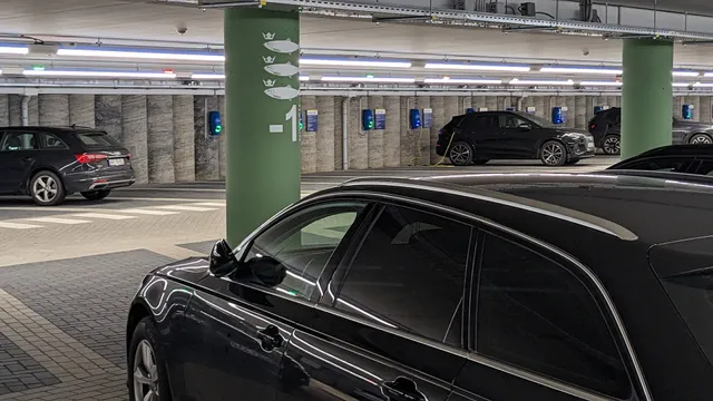 Boulevard parking garage