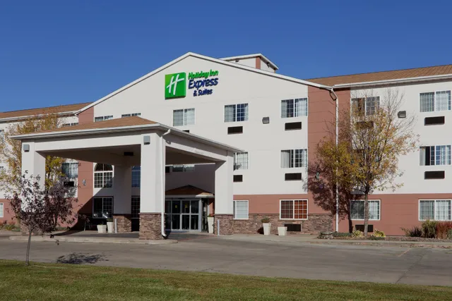 Holiday Inn Express & Suites Pierre-Fort Pierre by IHG