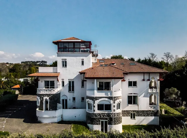 Résidence Château d'Acotz | Location d'appartements et studios à 300 mètres des plages