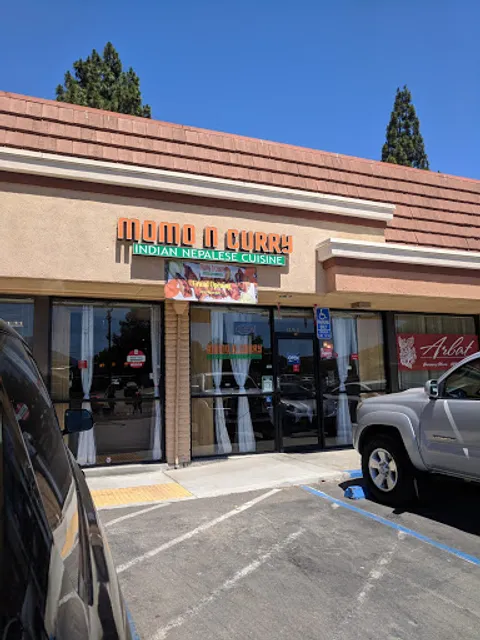 Momo N Curry