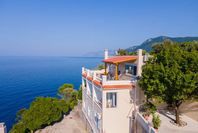 The Life Suites | Limnionas Psachnon Evias