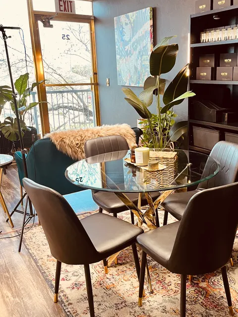 DARCYMM MAKEUP ARTISTRY / THE DARCYMM COLLECTIVE