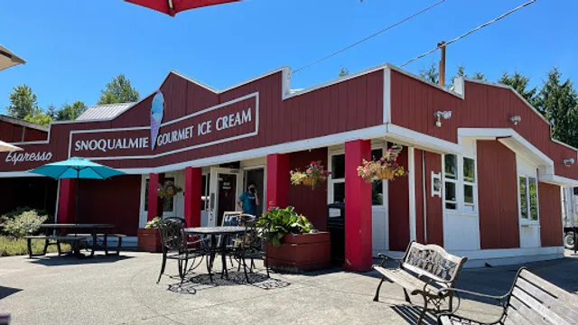 Snoqualmie Ice Cream Scoop Shop - Maltby