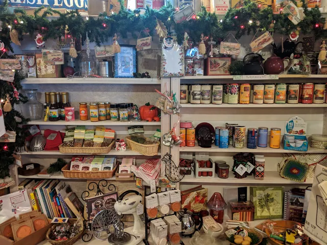 Crescent Country Antique & Gift Shop