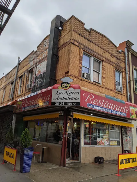 La Nueva Ambatenita Bakery