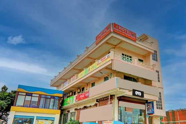 OYO Flagship Hotel Madhav International