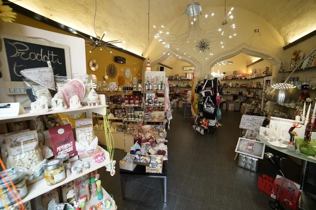 Le Lucane - prodotti tipici lucani - artigianato souvenir Matera - articoli da regalo