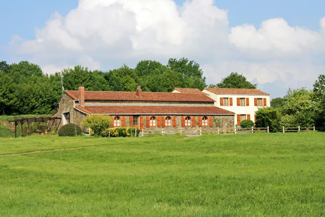 Hotel-Restaurant Inn Of The Sewing