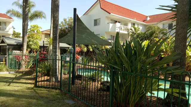 Cannes Court Apartments