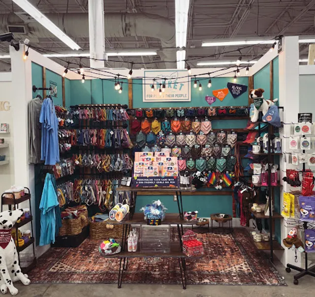 Painted Tree Boutiques - Sunset Valley