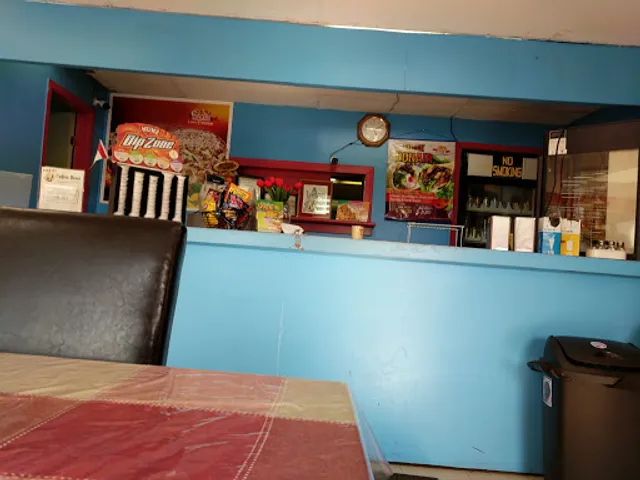 Mama's Lunch Pizzeria