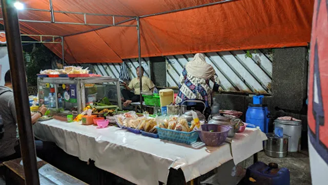 Nasi Liwet Bu Sarmi, Lojiwetan