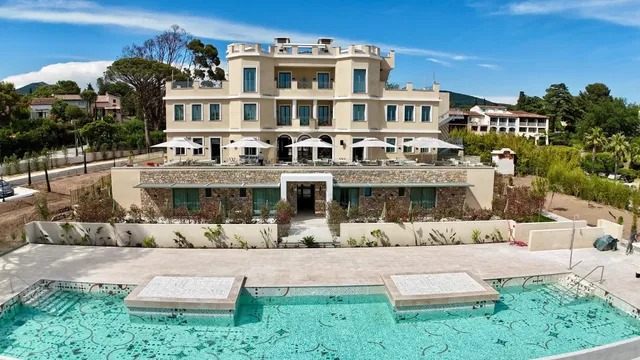 Hôtel Château Rose - Restaurant La Baie des Voiles