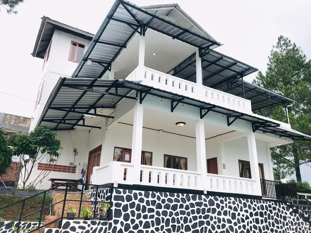Villa Putih Alvaro