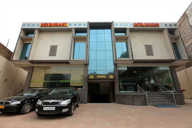 Hotel Impress By RMR Hotels