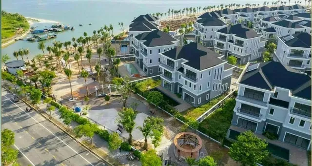 Bãi Biển Marina Bay Hạ Long