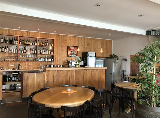 Cafe Restaurant Papillon