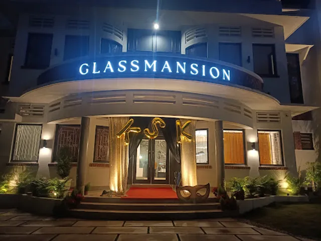 BLOSSOM A GLASSMANSION