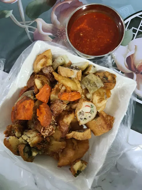 Cucur campur dayang saloma