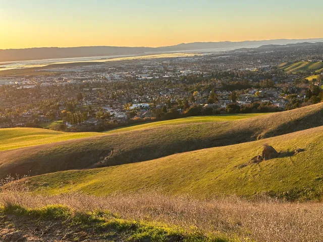 Mission Peak Trail Lookout 1