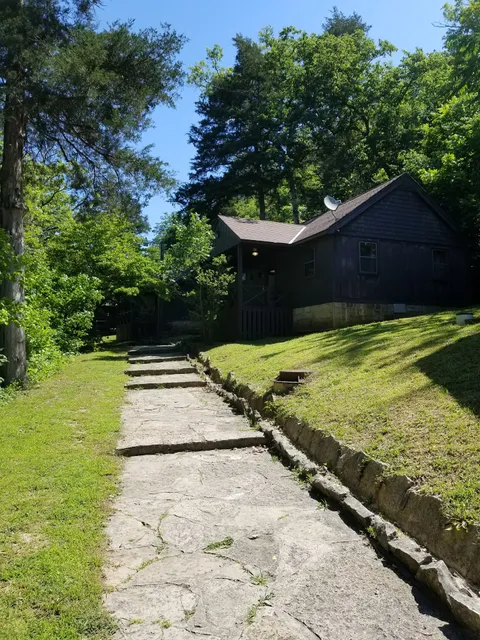 Roaring River Cabins 5-9