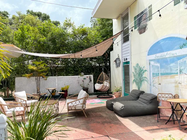 Seaside Artisan Motel