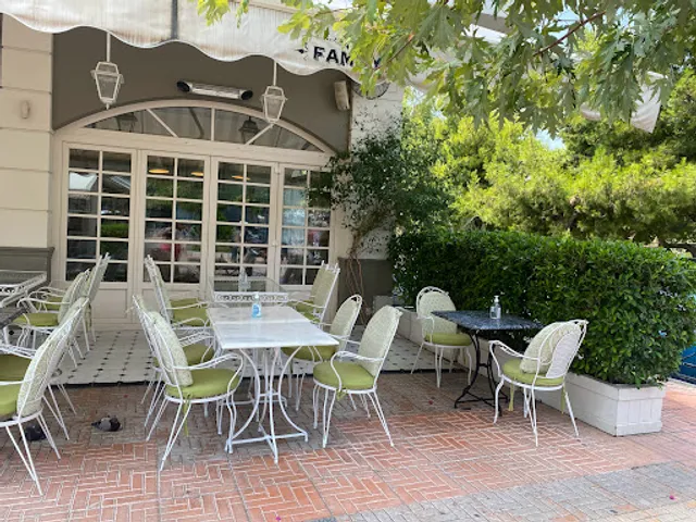 Family Cafe Bar Restaurant