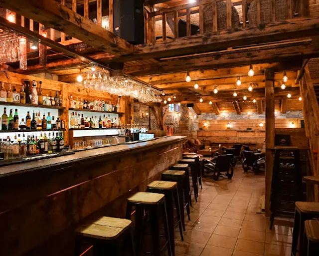 Le Privilège Chamonix - Cocktail Bar & Tapas