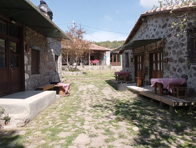 Thousand Ally Boutique Hotel & Restaurant