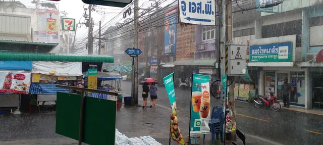 Lotus's go fresh Sukhumvit Soi 93 with Reliance.