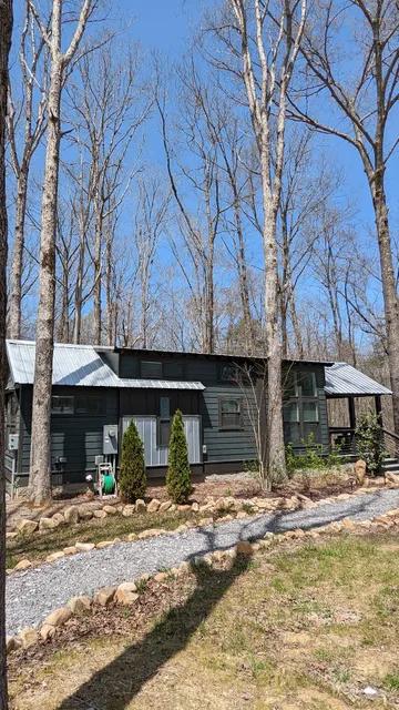 The Retreat at Water's Edge