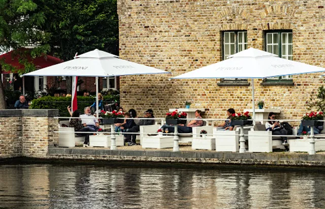 Au Gusto Wine & Dine