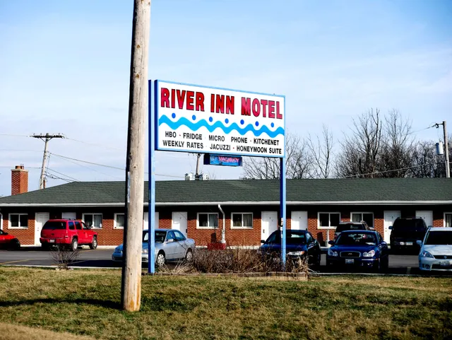 River Inn Motel