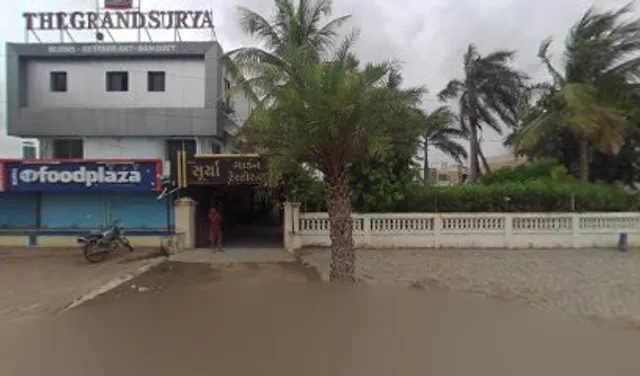 THE GRAND SURYA HOTEL