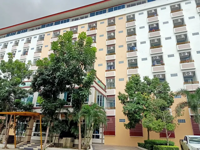 Grand Charoonrat Apartment