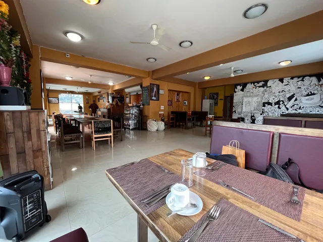 Cousin Restaurant & Café