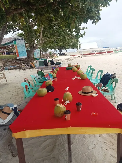 Enas Cottages/Restaurant