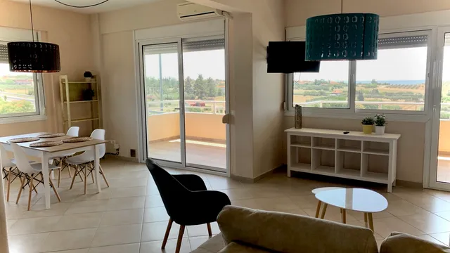 Avenia Potidea Suite