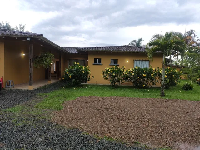 Restaurante y alojamiento El Nudo Cocina y Café