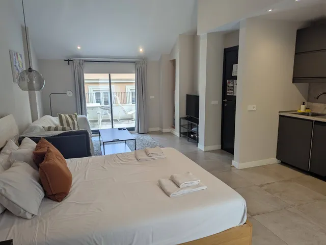 FRESHLANDING GRUND SUITES GALLERY