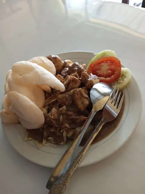 Lotek dan Gado-Gado Colombo "Bu Nur"