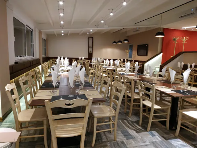 Plebiscito 77 Restourant